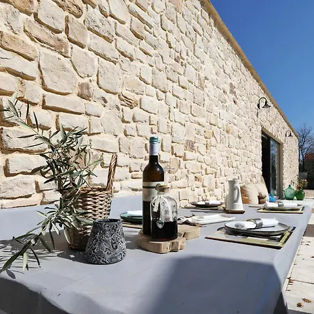House Legacy Zadar فيلة *